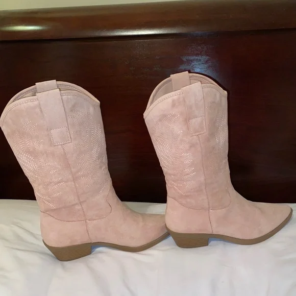 Size 7 Pink Cowgirl Boots - Picture 5 of 11